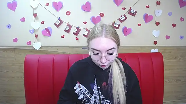 BeatriceFly online show from March 1, 2025, 9:40 am