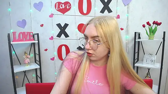 BeatriceFly online show from February 19, 2025, 4:33 pm