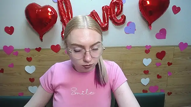 BeatriceFly online show from February 18, 2025, 3:31 pm