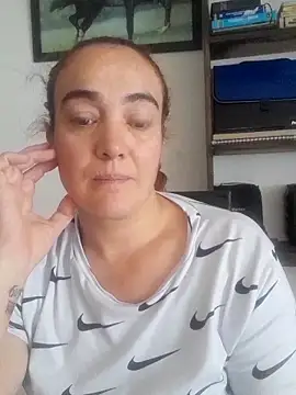 skayhot  online show from February 2, 2026, 2:27 pm