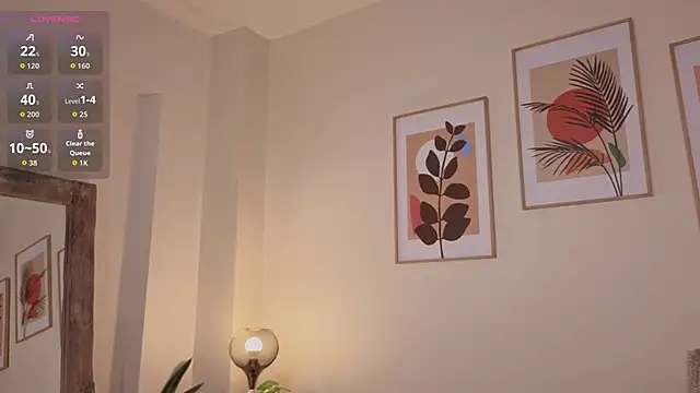 DahianaWalcott online show from November 13, 2025, 6:45 pm