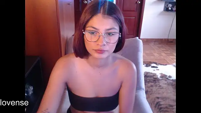 Snapshot of hanna_beili chatting on July 17, 2026, 6:05 pm hanna beili online show from July 17, 2026, 6:05 pm