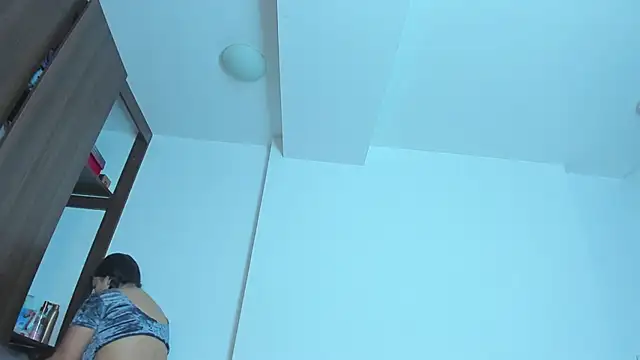 emiily15   online show from February 26, 2025, 5:00 pm