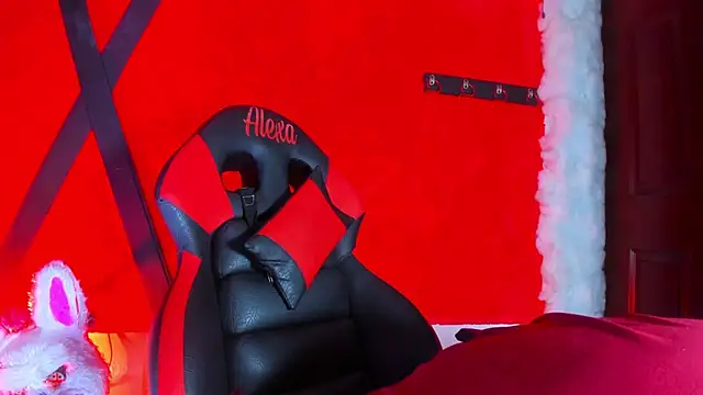 LilOwen  online show from March 4, 2026, 5:10 pm