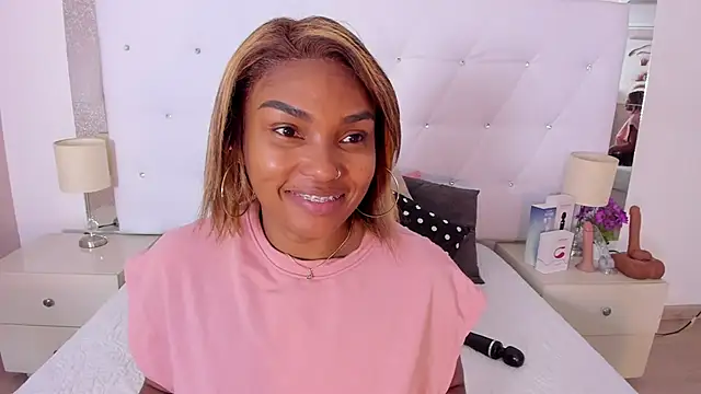 Snapshot of Isla_Scott chatting on February 4, 2026, 11:27 am Isla Scott online show from February 4, 2026, 11:27 am