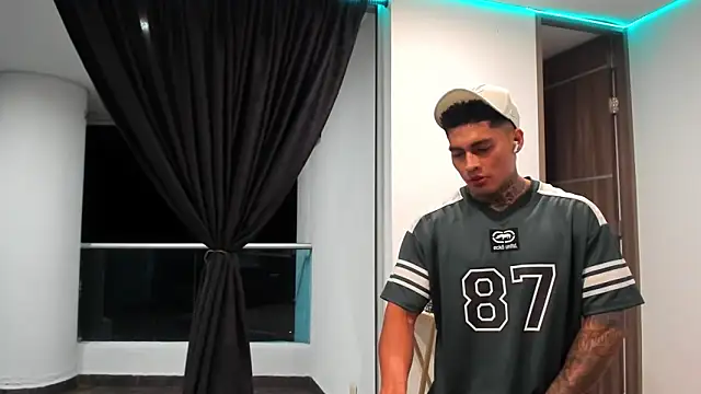 Dominiofit online show from April 8, 2026, 1:51 am