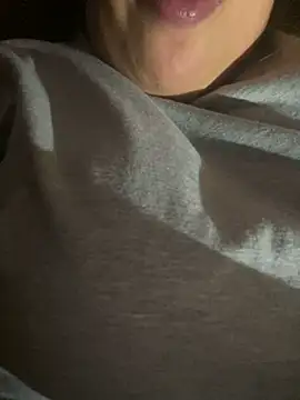 Snapshot of Samarr_9and chatting on January 1, 2025, 8:47 pm Samarr 9and online show from January 1, 2025, 8:47 pm