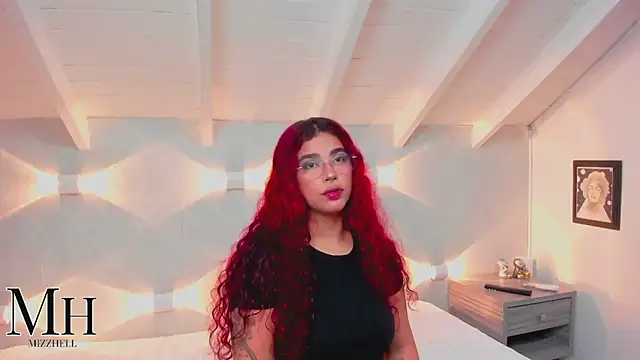 Snapshot of MizzHell chatting on February 25, 2026, 3:51 am MizzHell online show from February 25, 2026, 3:51 am