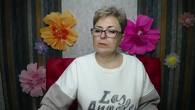 EmiliaGree online show from April 24, 2026, 5:04 pm