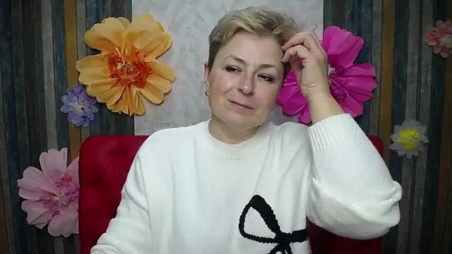 Snapshot of EmiliaGree chatting on May 14, 2026, 4:59 pm EmiliaGree online show from May 14, 2026, 4:59 pm