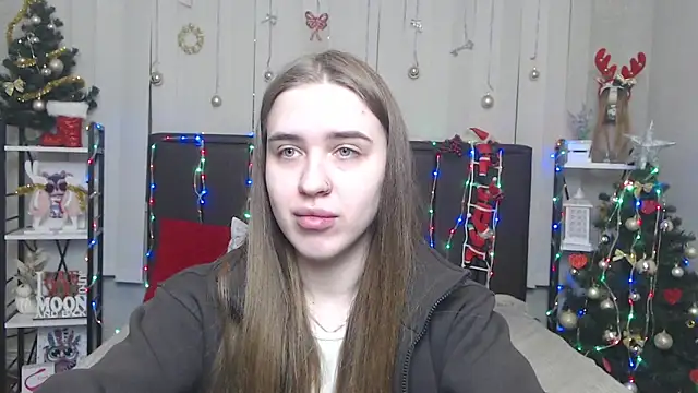 LauraHlot online show from December 14, 2025, 8:09 am