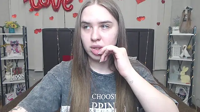 Snapshot of LauraHlot chatting on May 15, 2026, 6:17 pm LauraHlot online show from May 15, 2026, 6:17 pm