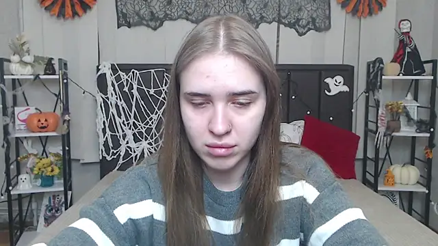 LauraHlot online show from October 24, 2025, 5:34 pm