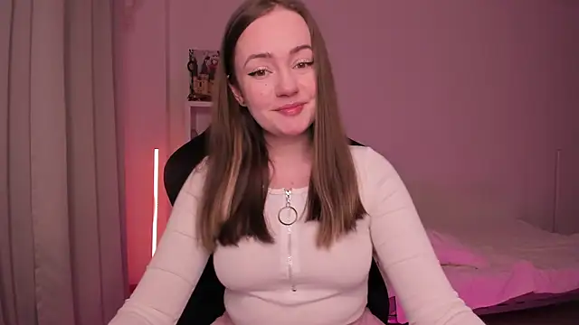 WalkingGirl online show from February 6, 2025, 6:46 pm