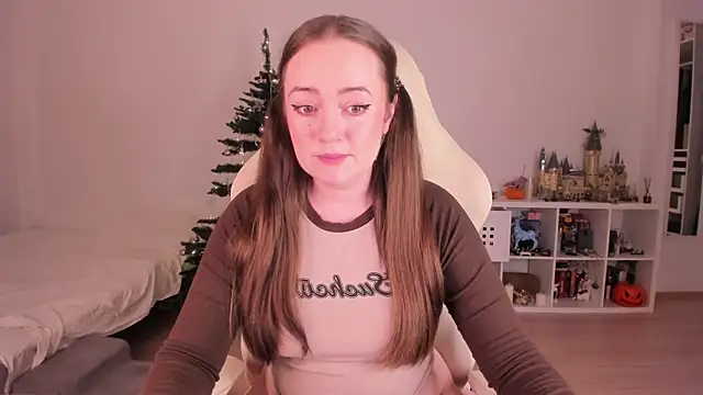 Snapshot of WalkingGirl chatting on December 17, 2025, 1:43 am WalkingGirl online show from December 17, 2025, 1:43 am