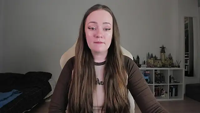 Snapshot of WalkingGirl chatting on February 11, 2026, 11:37 pm WalkingGirl online show from February 11, 2026, 11:37 pm