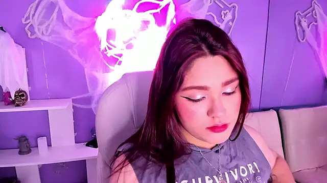 Camiila Osorio online show from October 22, 2025, 7:24 pm