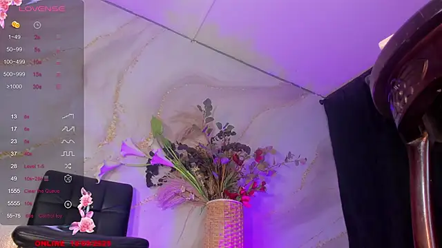 Karla-Ebony online show from September 18, 2025, 2:42 pm