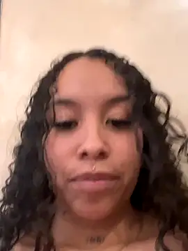 MarieLeon online show from October 5, 2025, 9:16 pm