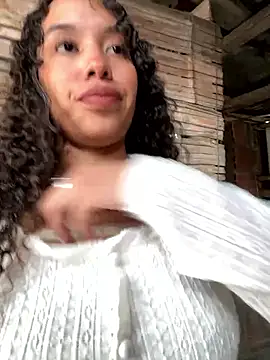 MarieLeon online show from January 13, 2026, 6:12 pm