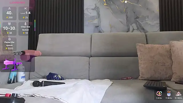 anellejones online show from November 4, 2025, 3:43 am