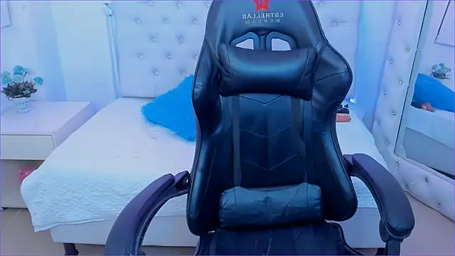 Snapshot of silvana__miller chatting on March 12, 2025, 7:14 pm silvana miller online show from March 12, 2025, 7:14 pm