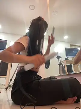 ariel jonees online show from October 28, 2025, 4:50 pm