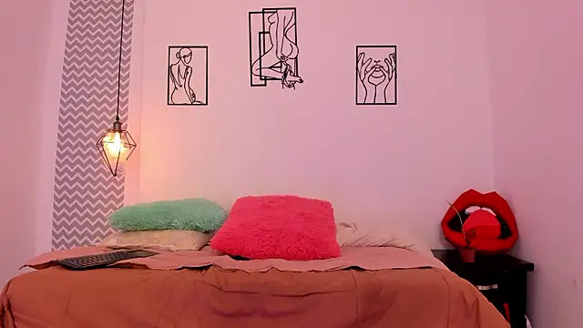 Snapshot of cloehonney chatting on February 1, 2026, 11:30 am cloehonney online show from February 1, 2026, 11:30 am