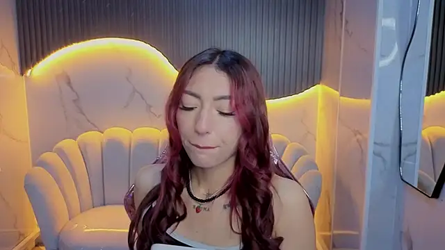 Tomoe b online show from November 28, 2025, 4:01 am