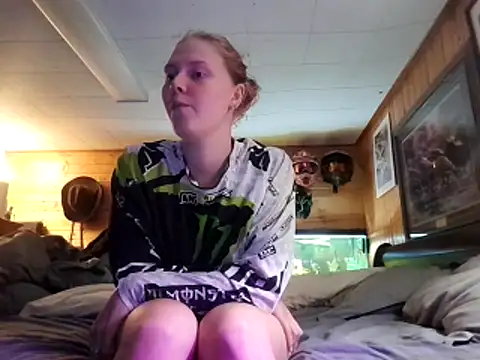 Snapshot of Ryan_and_Aurora chatting on May 14, 2026, 1:30 pm Ryan and Aurora online show from May 14, 2026, 1:30 pm