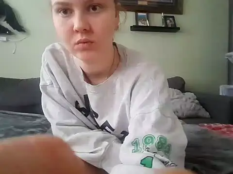 Snapshot of Ryan_and_Aurora chatting on January 13, 2025, 8:37 am Ryan and Aurora online show from January 13, 2025, 8:37 am