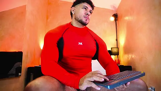 MassimoWalton2 online show from May 25, 2026, 3:28 am