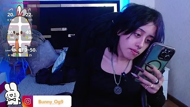 Snapshot of Bunny_O chatting on June 3, 2026, 12:33 am Bunny O online show from June 3, 2026, 12:33 am