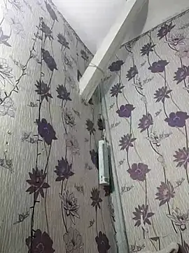 SweetLeila40 online show from February 28, 2025, 12:32 am