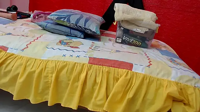 evaleribigtits18 online show from March 14, 2025, 3:04 am