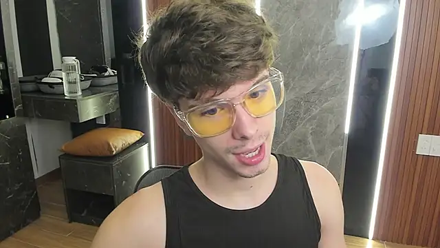 Snapshot of calvin_love_you chatting on May 23, 2026, 4:28 pm calvin love you online show from May 23, 2026, 4:28 pm