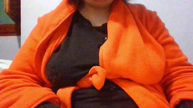 Snapshot of maria38xxx chatting on February 14, 2025, 12:41 am maria38xxx online show from February 14, 2025, 12:41 am