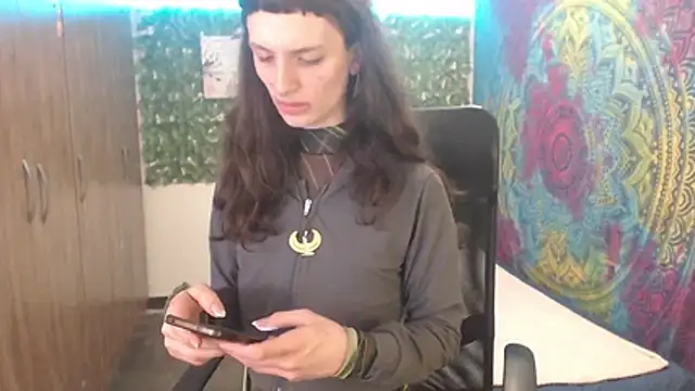 BurningVenus12 online show from November 7, 2025, 7:07 pm