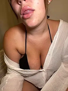 lilylush24 online show from February 22, 2025, 10:07 am