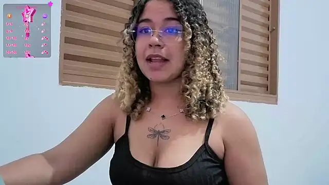 Snapshot of VitoriaFernandes chatting on January 7, 2026, 11:54 pm VitoriaFernandes online show from January 7, 2026, 11:54 pm