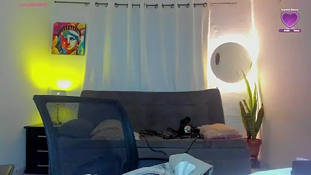 Snapshot of Sophie_sweett19 chatting on February 27, 2026, 3:40 am Sophie sweett19 online show from February 27, 2026, 3:40 am