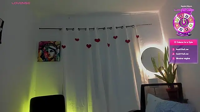 Snapshot of Sophie_sweett19 chatting on February 15, 2026, 6:07 pm Sophie sweett19 online show from February 15, 2026, 6:07 pm