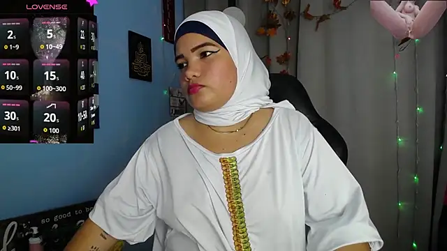 Snapshot of Falak-Yasin chatting on September 16, 2025, 12:17 pm Falak-Yasin online show from September 16, 2025, 12:17 pm
