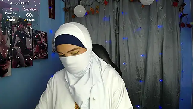 Snapshot of Falak-Yasin chatting on February 15, 2025, 12:11 pm Falak-Yasin online show from February 15, 2025, 12:11 pm