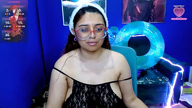 X CHERRY XX online show from March 12, 2025, 10:28 pm