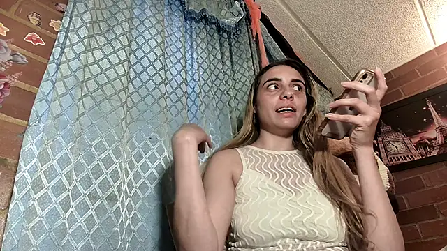 ValeriaLacrozee online show from November 29, 2025, 9:15 pm