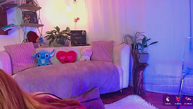 HANNAH LOVEE online show from April 10, 2026, 3:35 am