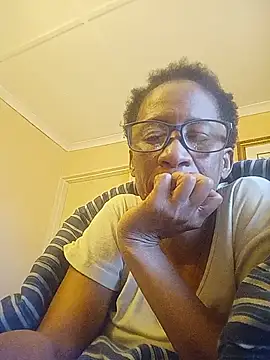 Snapshot of bustybillies chatting on June 9, 2026, 2:07 pm bustybillies online show from June 9, 2026, 2:07 pm
