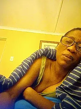 Snapshot of bustybillies chatting on June 18, 2026, 4:44 am bustybillies online show from June 18, 2026, 4:44 am