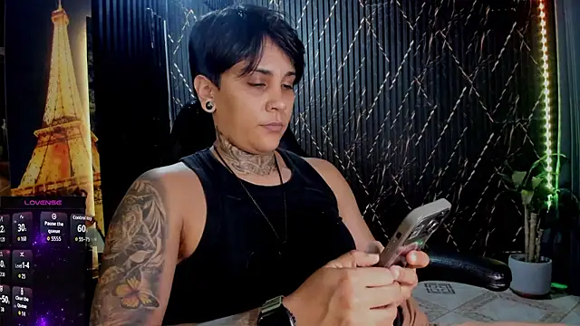 Snapshot of ZhoeStrong chatting on January 19, 2026, 2:37 am ZhoeStrong online show from January 19, 2026, 2:37 am